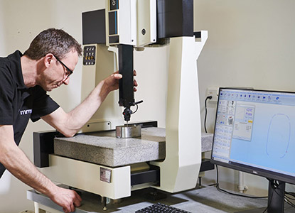 Comprehensive Guide to Selecting Industrial Machine Knives for Manufacturing Efficiency